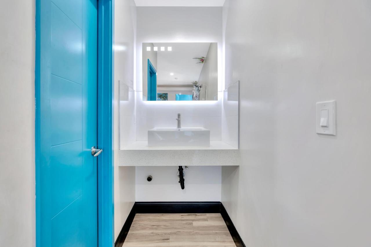 Royal Hawaiian Inn - Mid City, Los Angeles - 3