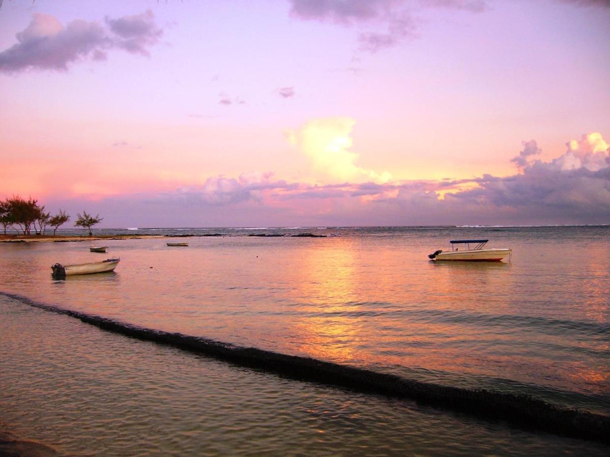 Beach: Colibri Beach Villas