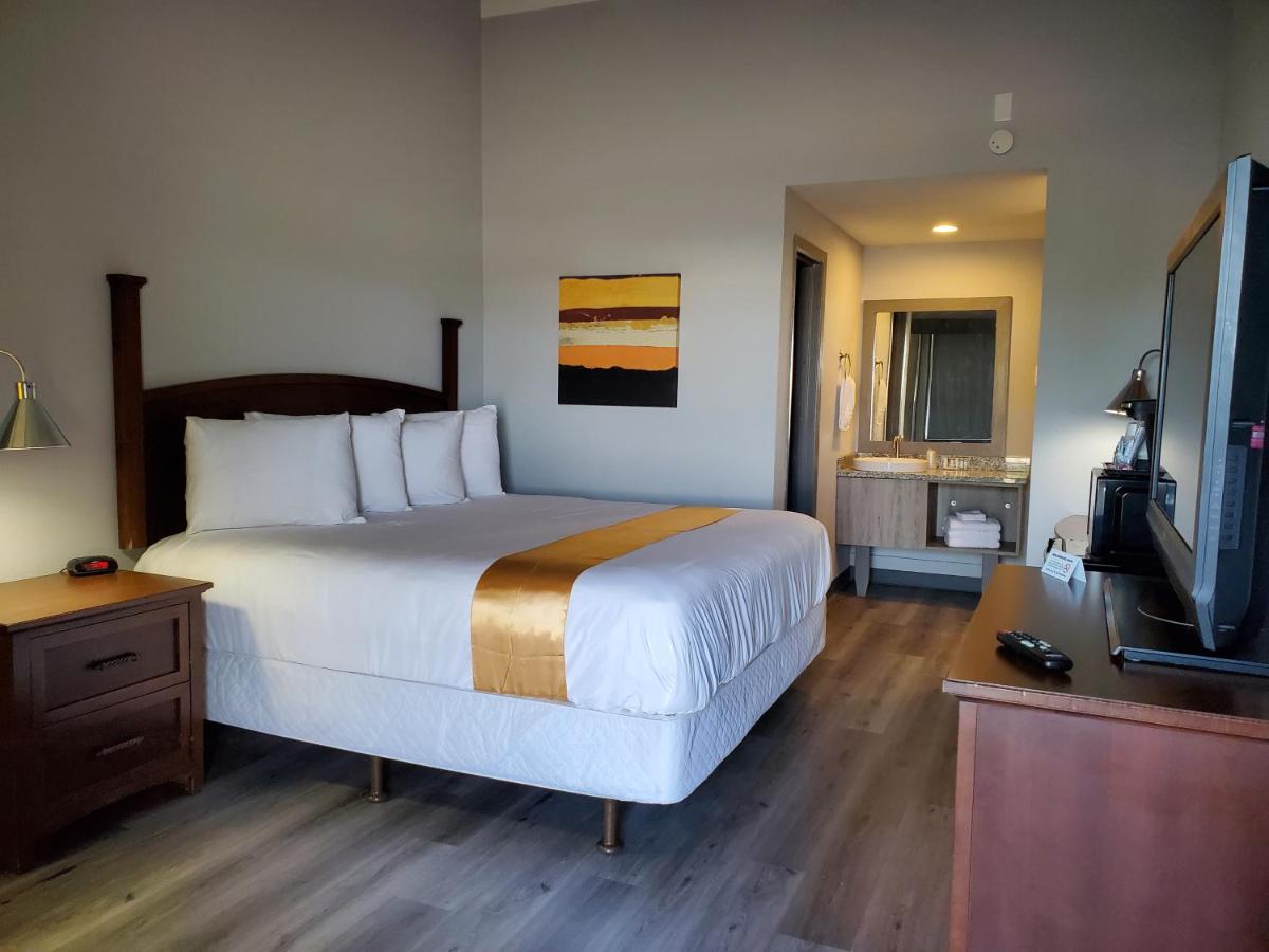 Happy Bay Hotel & Banquet Hall — photo 12