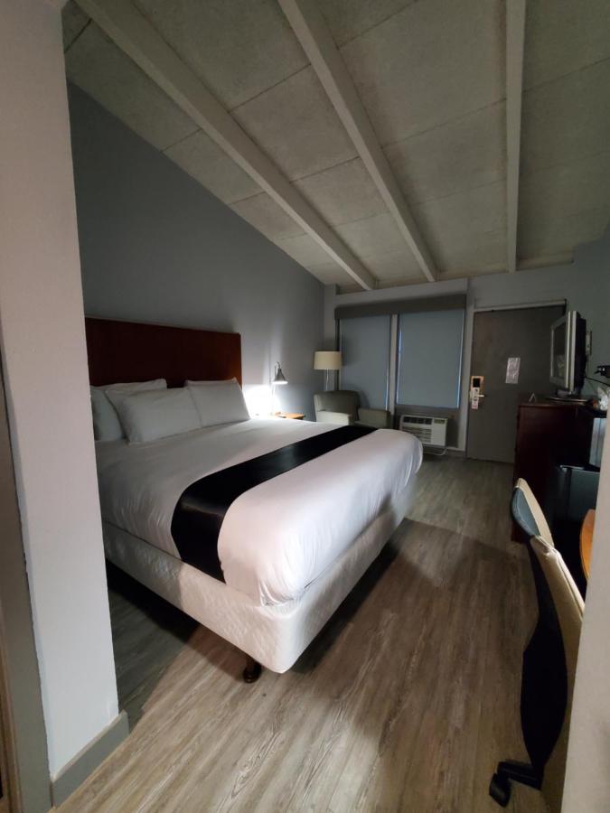 Happy Bay Hotel & Banquet Hall — photo 8