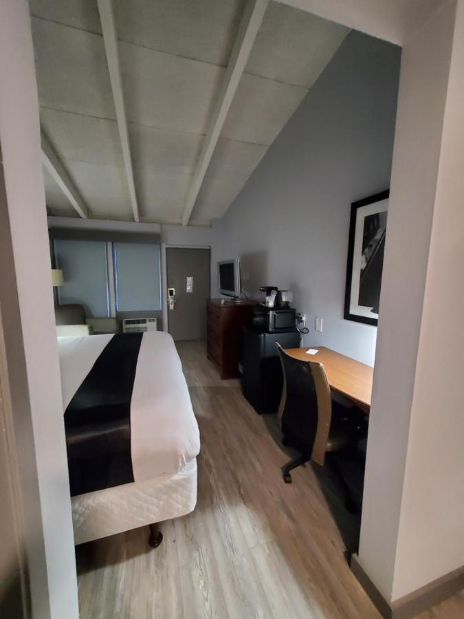 Happy Bay Hotel & Banquet Hall — photo 10