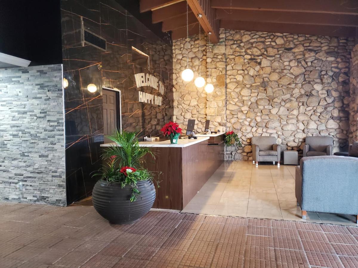 Happy Bay Hotel & Banquet Hall — photo 11