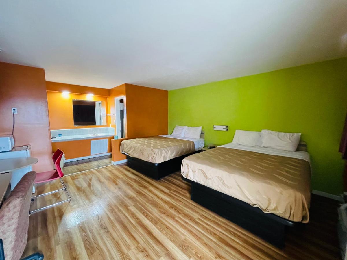 Budget Inn — photo 16
