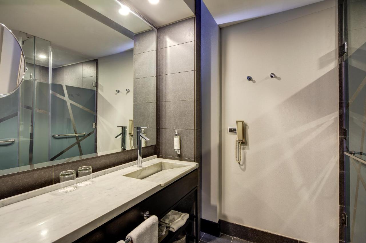 Wyndham Santiago Pettra photo