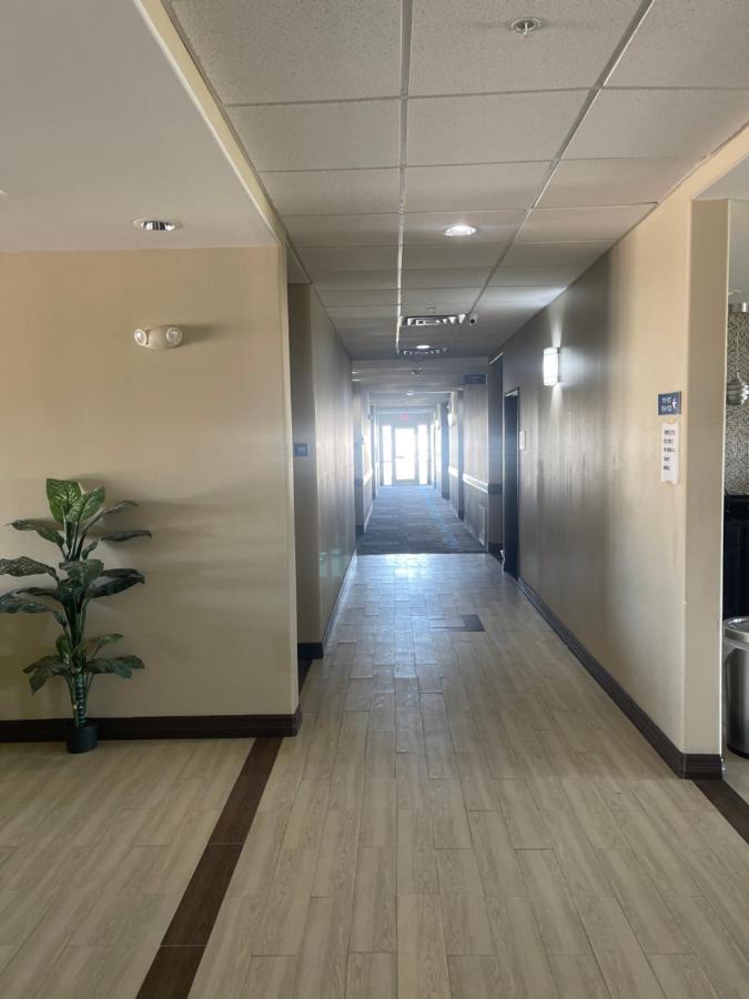Plaza Inn and Suites — photo 9