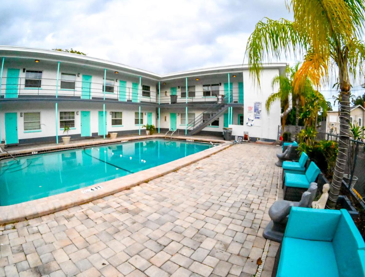 Uptown Inn & Suites, St Petersburg, FL — photo 1