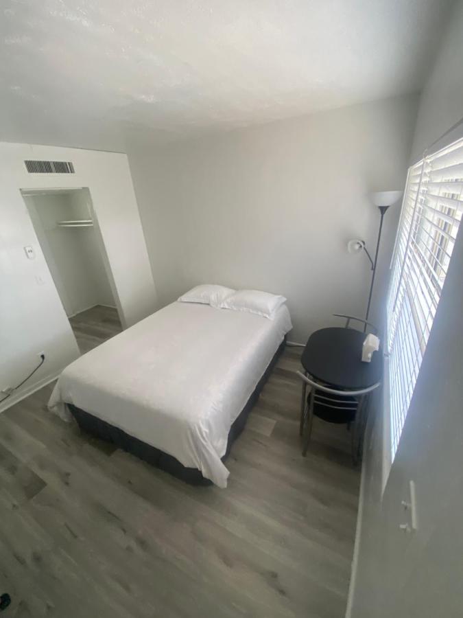 Uptown Inn & Suites, St Petersburg, FL — photo 19