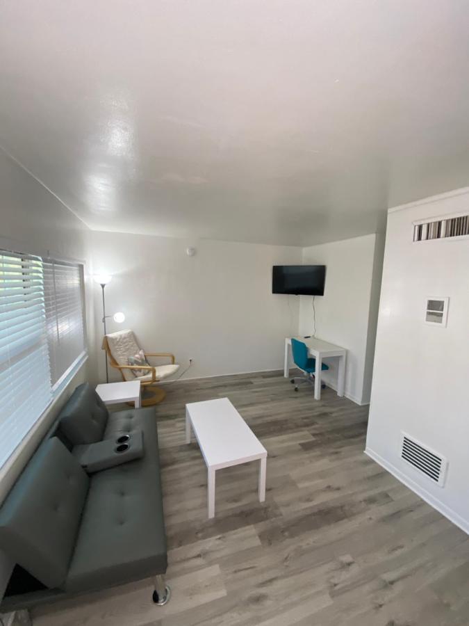 Uptown Inn & Suites, St Petersburg, FL — photo 16