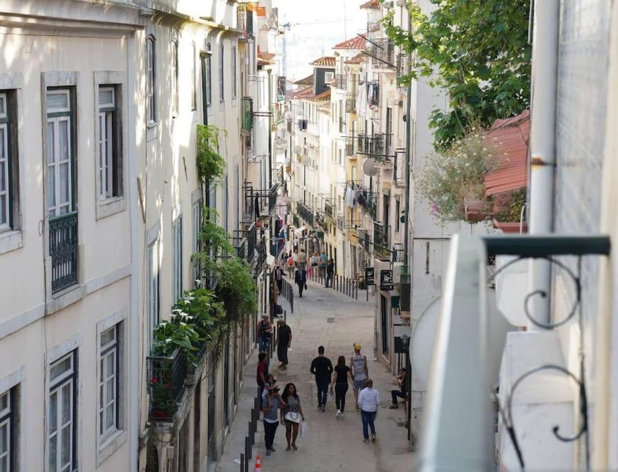 Two Bedroom Apt in Historic location - Close to the River with AC by Lisbeyond - 2