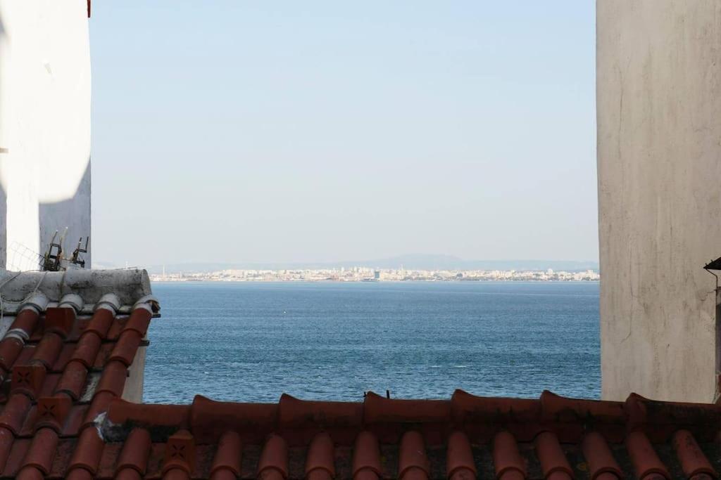 Two Bedroom Apt in Historic location - Close to the River with AC by Lisbeyond - 3