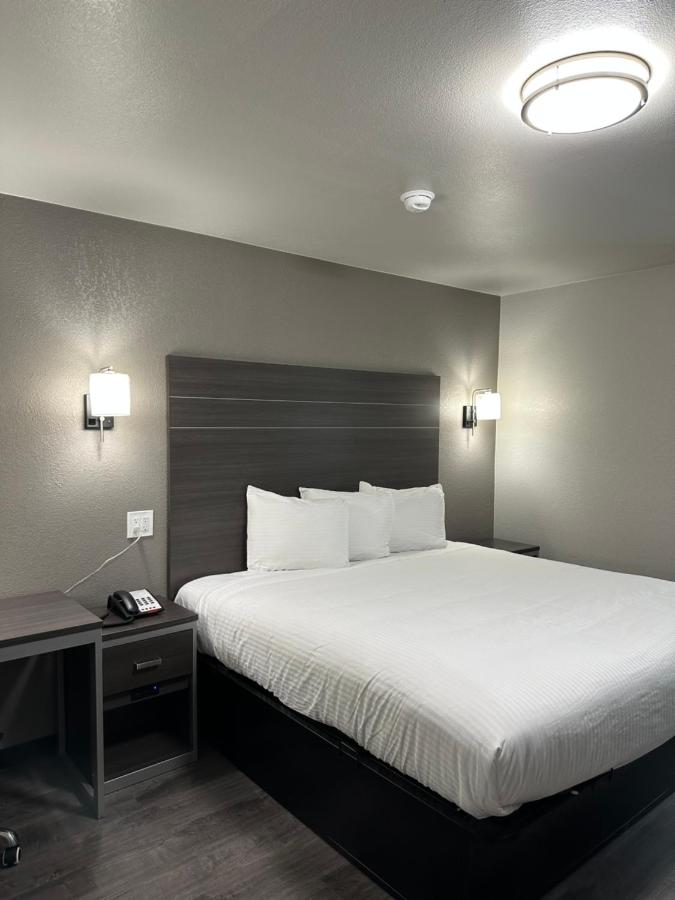 Sleepy Traveler Motel — photo 2