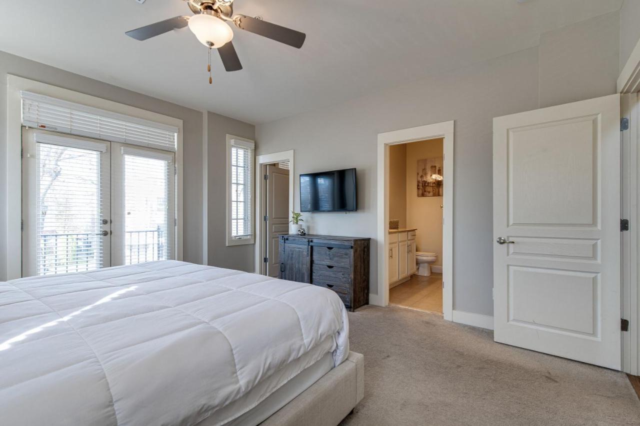 Music Row Nashville King Beds Keyless Entry - 3