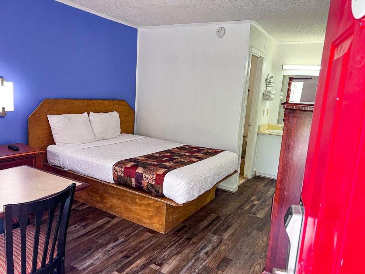 Smith Motel — photo 22