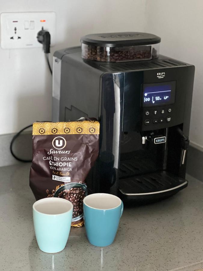 Top-Floor Modern 3BD Penthouse with Beautiful Mountain View Terrace - 5 min Walk to Beach - 4