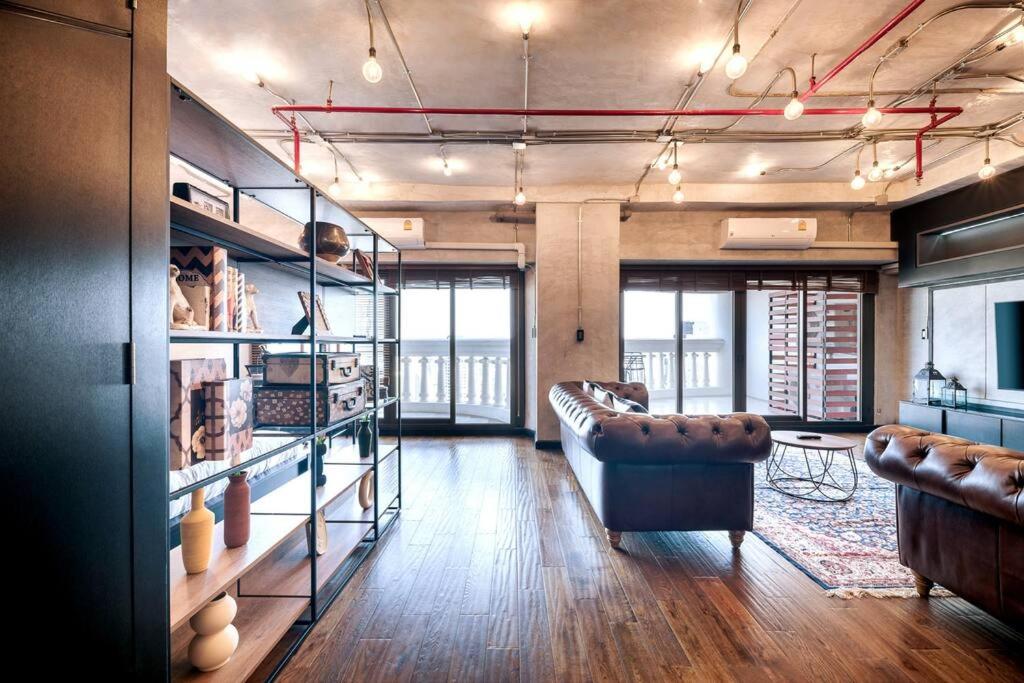 Central Bangkok Loft Style Skyline 100 sq.m. Apt - 5