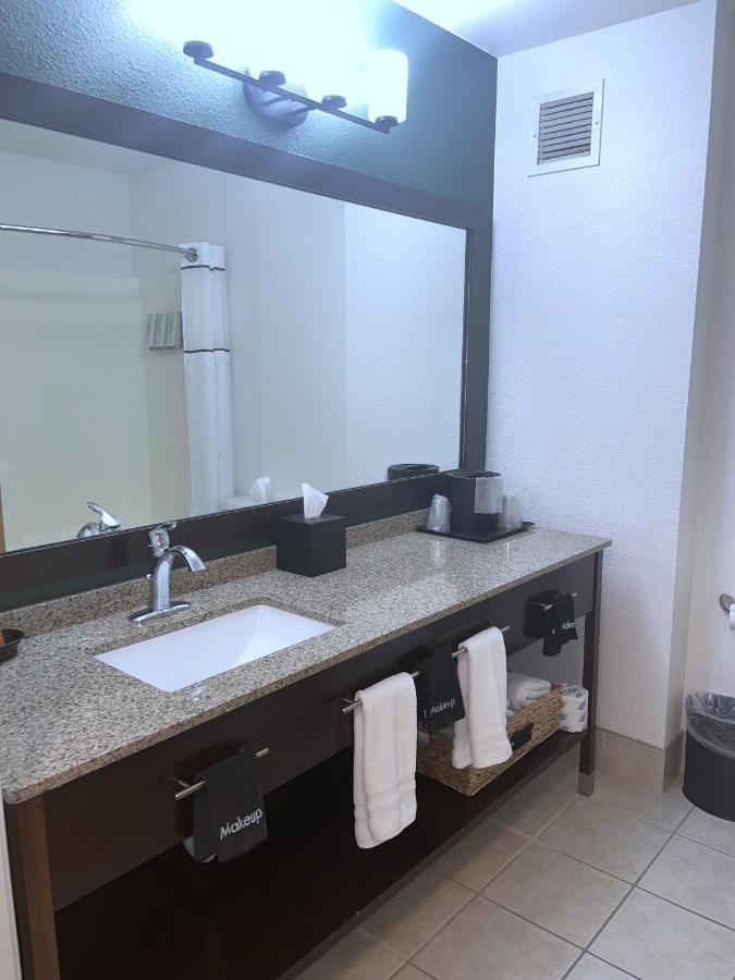 Boothill Inn and Suites — photo 15