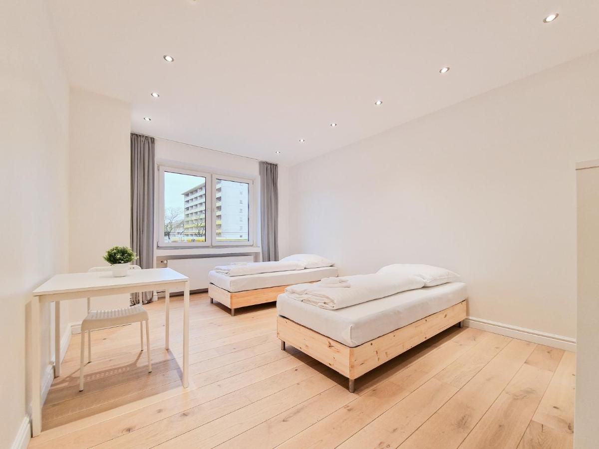 Tolstov Apartments - City Apartments with 1 or 2 Rooms - 15 Min to Messe DUS and Old Town DUS