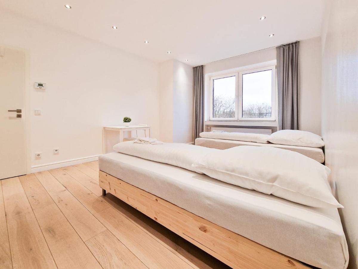 Tolstov Apartments - City Apartments with 1 or 2 Rooms - 15 Min to Messe DUS and Old Town DUS
