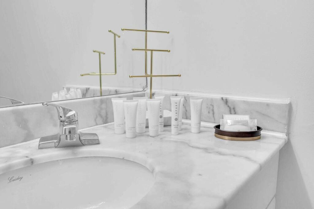 Iconic High floor 3 bedrooms in the heart of Miami - 3