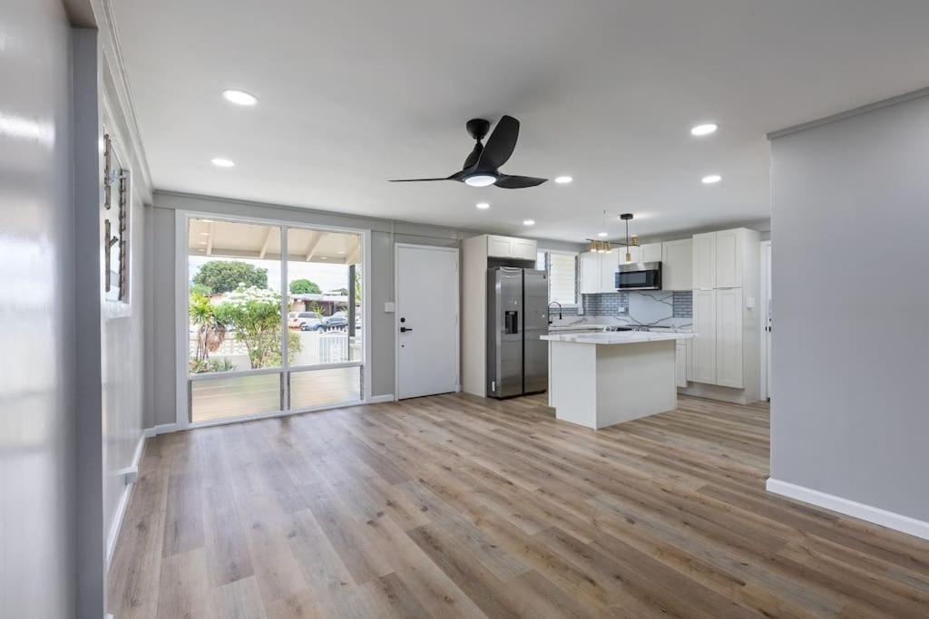 Newly Remodeled Beach Home, 3 blocks from Ocean. 3 photo
