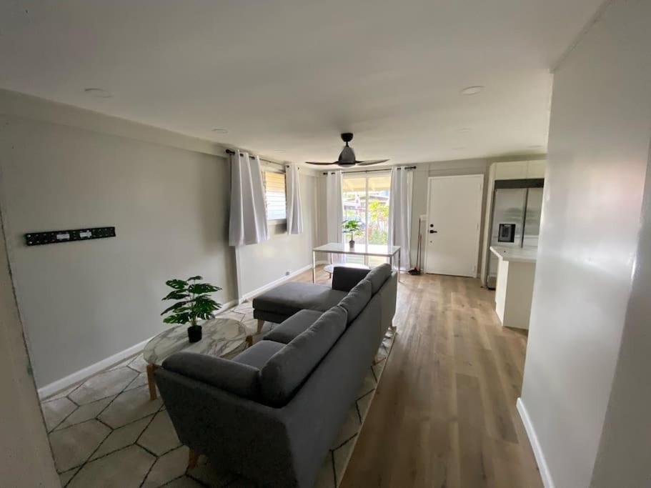 Newly Remodeled Beach Home, 3 blocks from Ocean. 3 photo