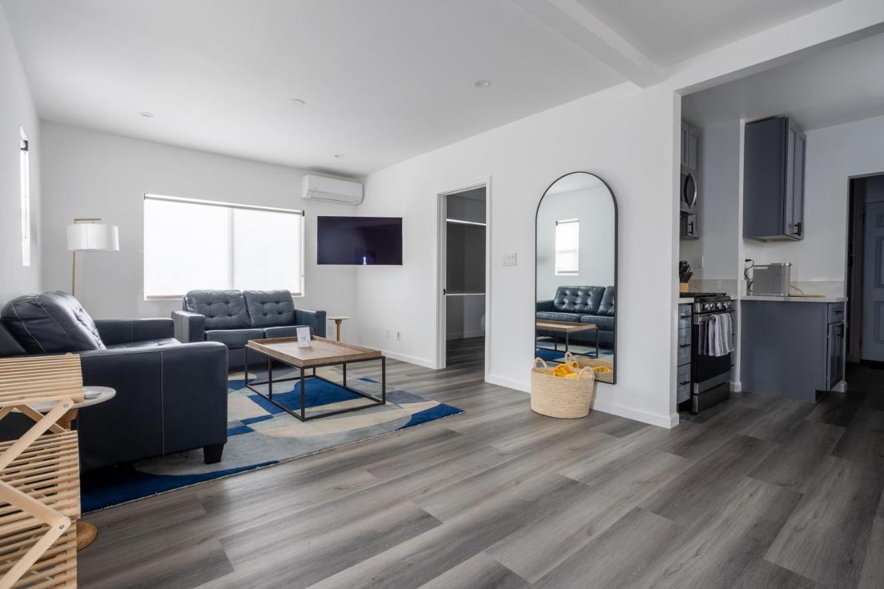 Bungalow w Free Parking 4 min from SoFi, 8min from airport - 2