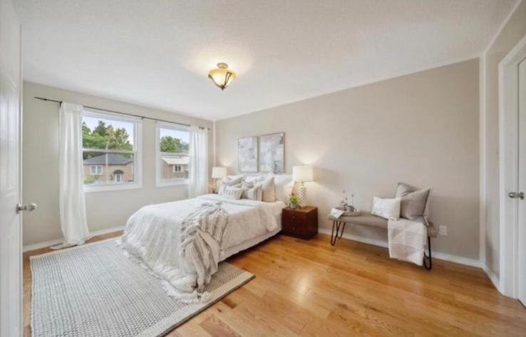 Private room - Sweet Suites Whitby - Multiple Properties photo