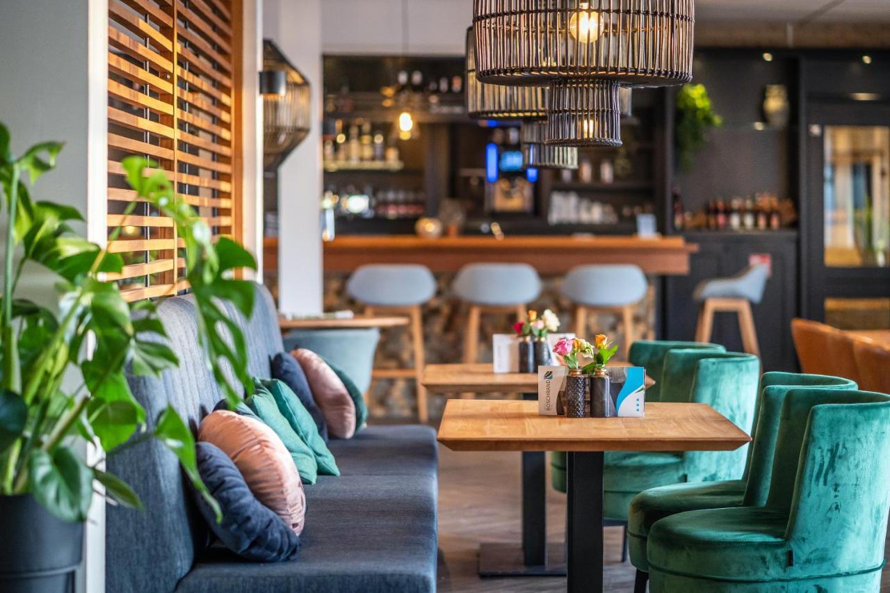 Een zitgedeelte bij Hotel Boschrand