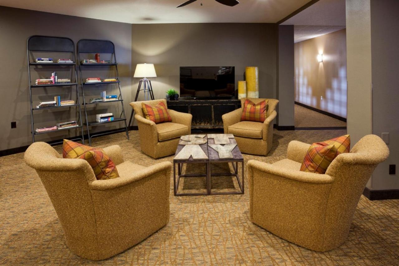 GrandStay Hotel & Suites La Crosse — photo 19