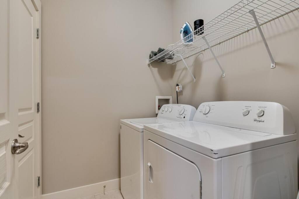 The Celebrity - Free Parking, Central, Vanderbilt - 2