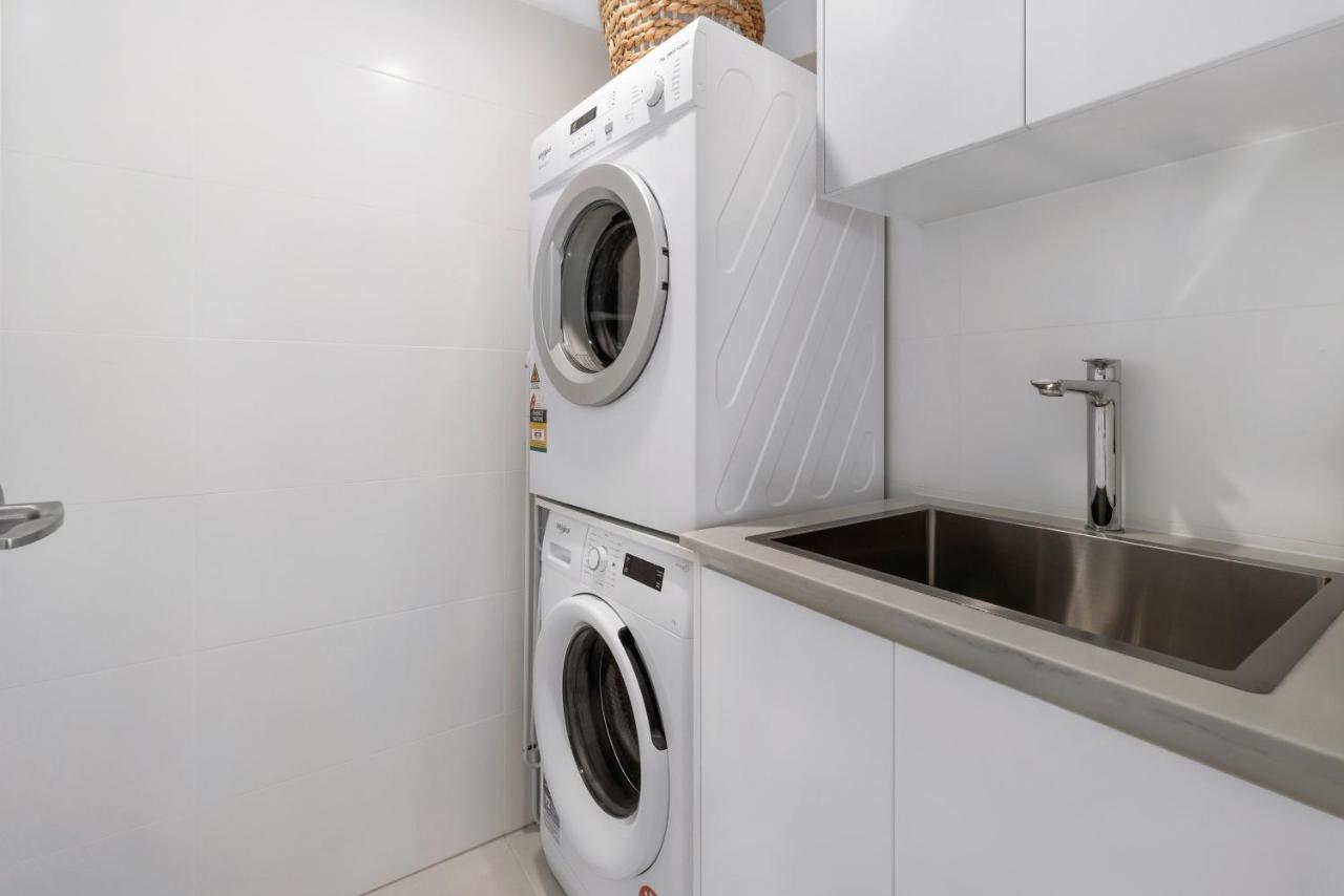 Surfers Century Oceanside Apartments photo