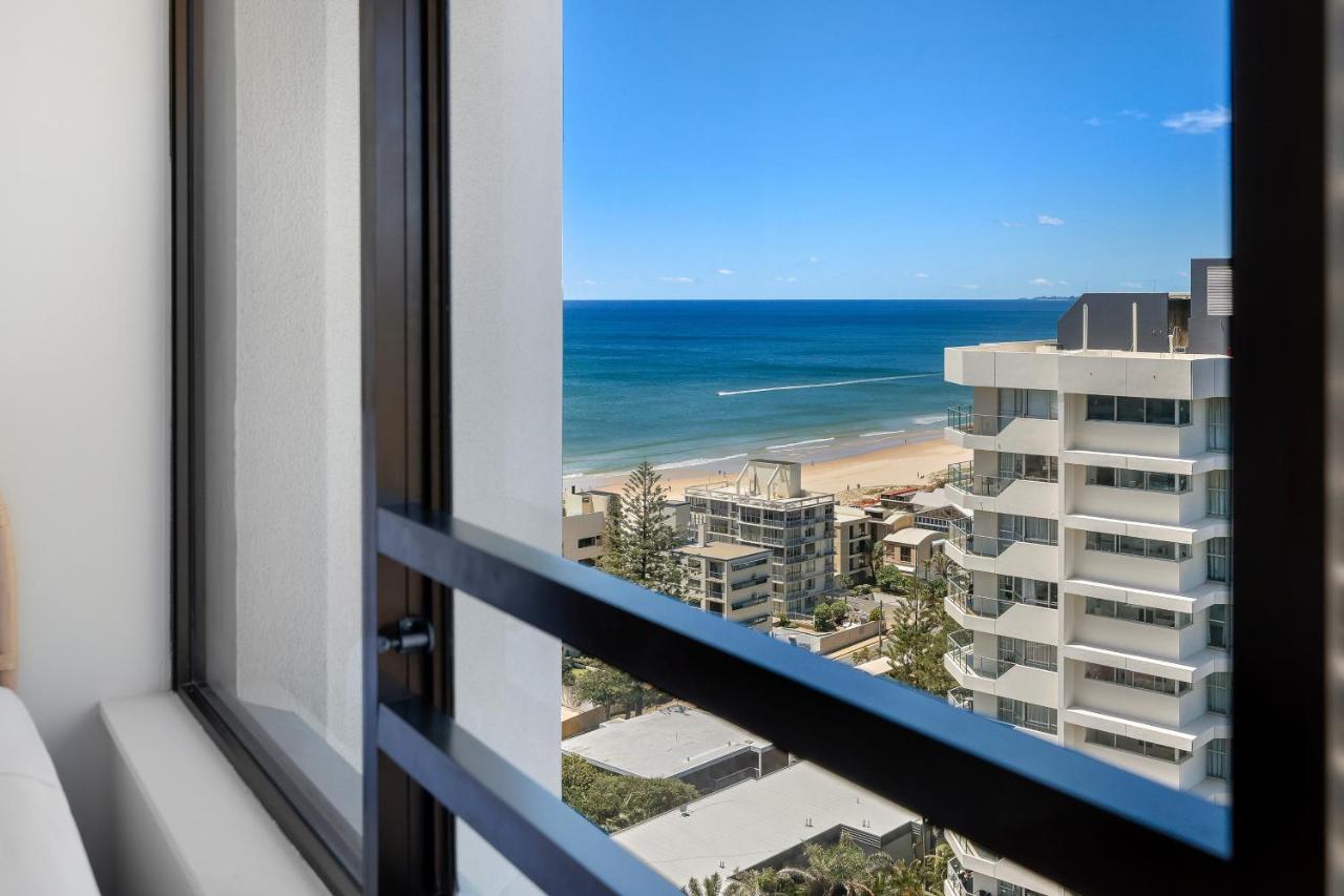 Surfers Century Oceanside Apartments photo