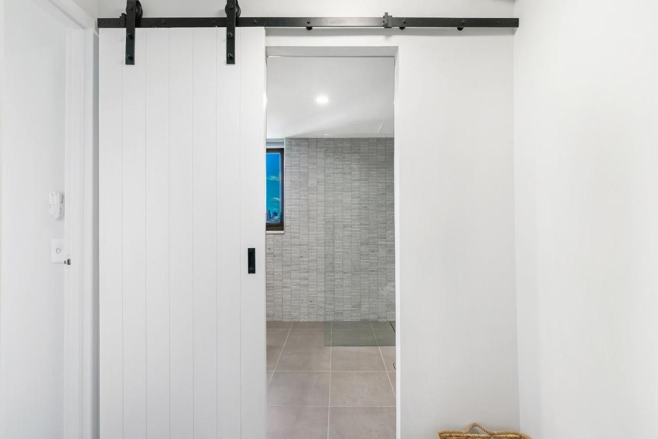 Surfers Century Oceanside Apartments photo