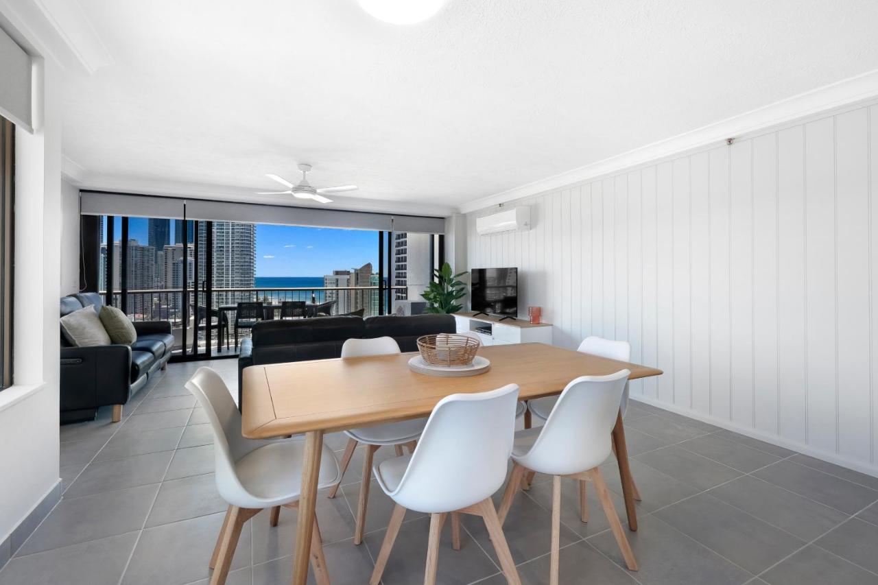 Surfers Century Oceanside Apartments photo