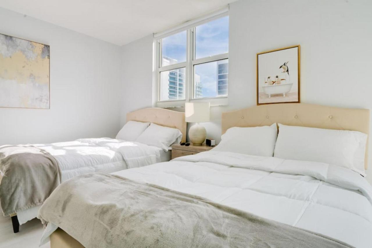 2BR Penthouse with Unbeatable Water Views and Parking - 3