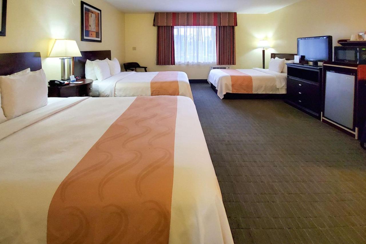 Shadow Park Inn & Suites — photo 17