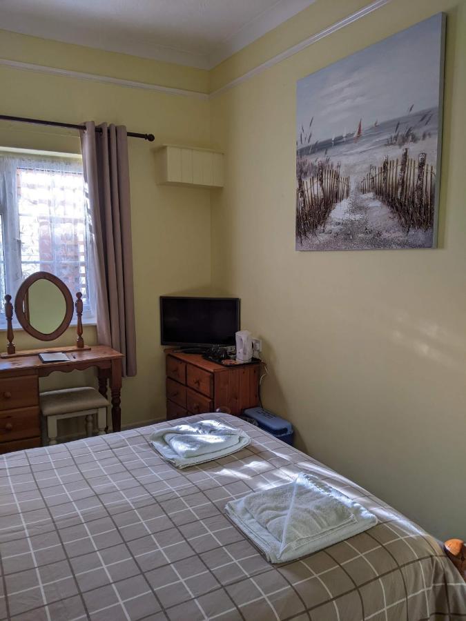 Kingswinford Guest House - Laterooms