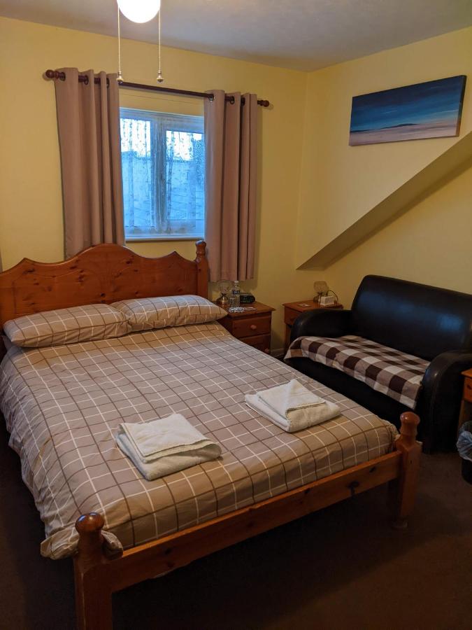 Kingswinford Guest House - Laterooms