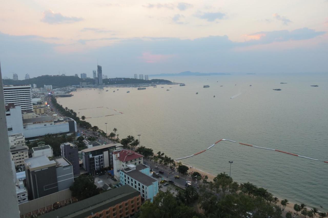 Beach: View Talay 6 Suite Apartments