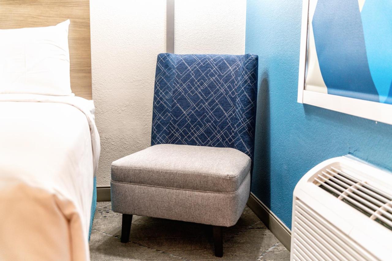 Holiday Motel — photo 16