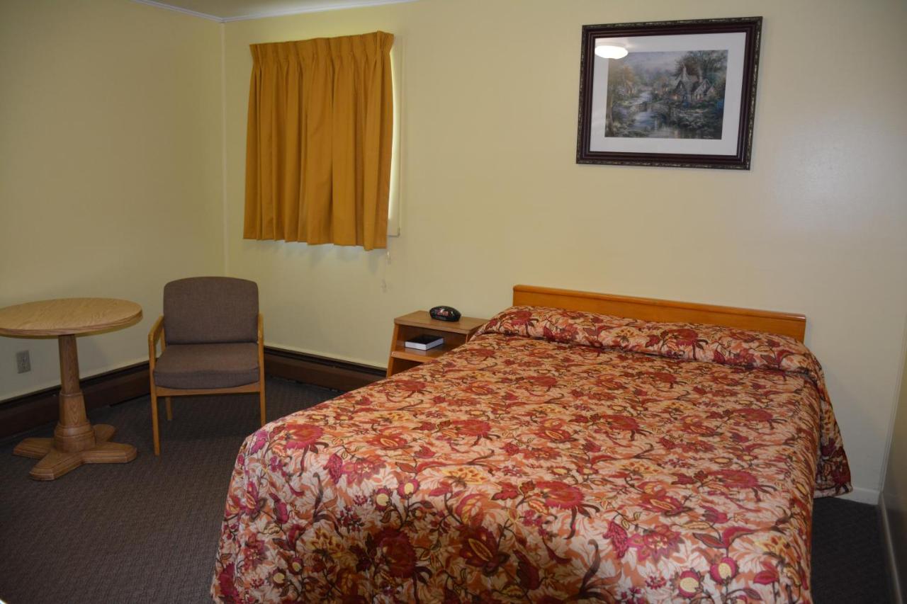 The Village Motel — photo 23