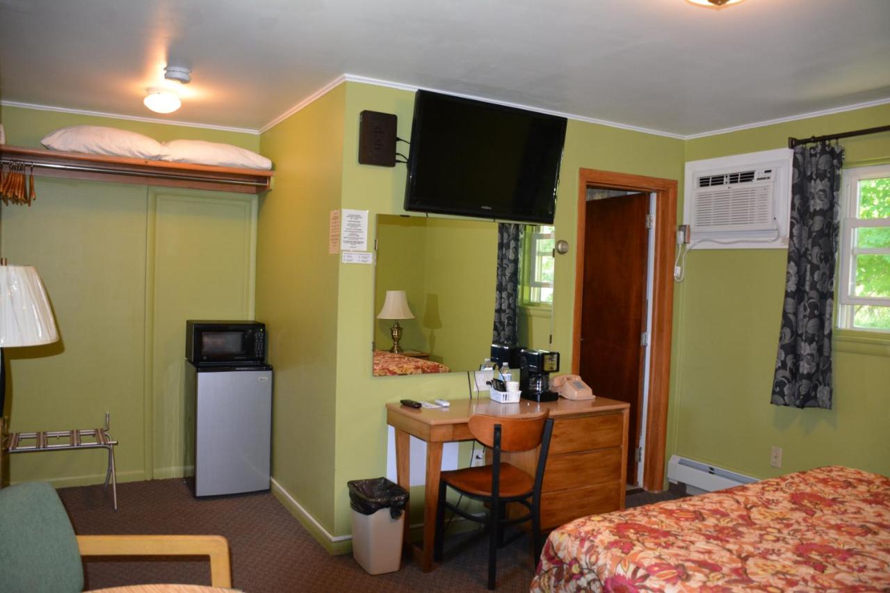 The Village Motel — photo 11