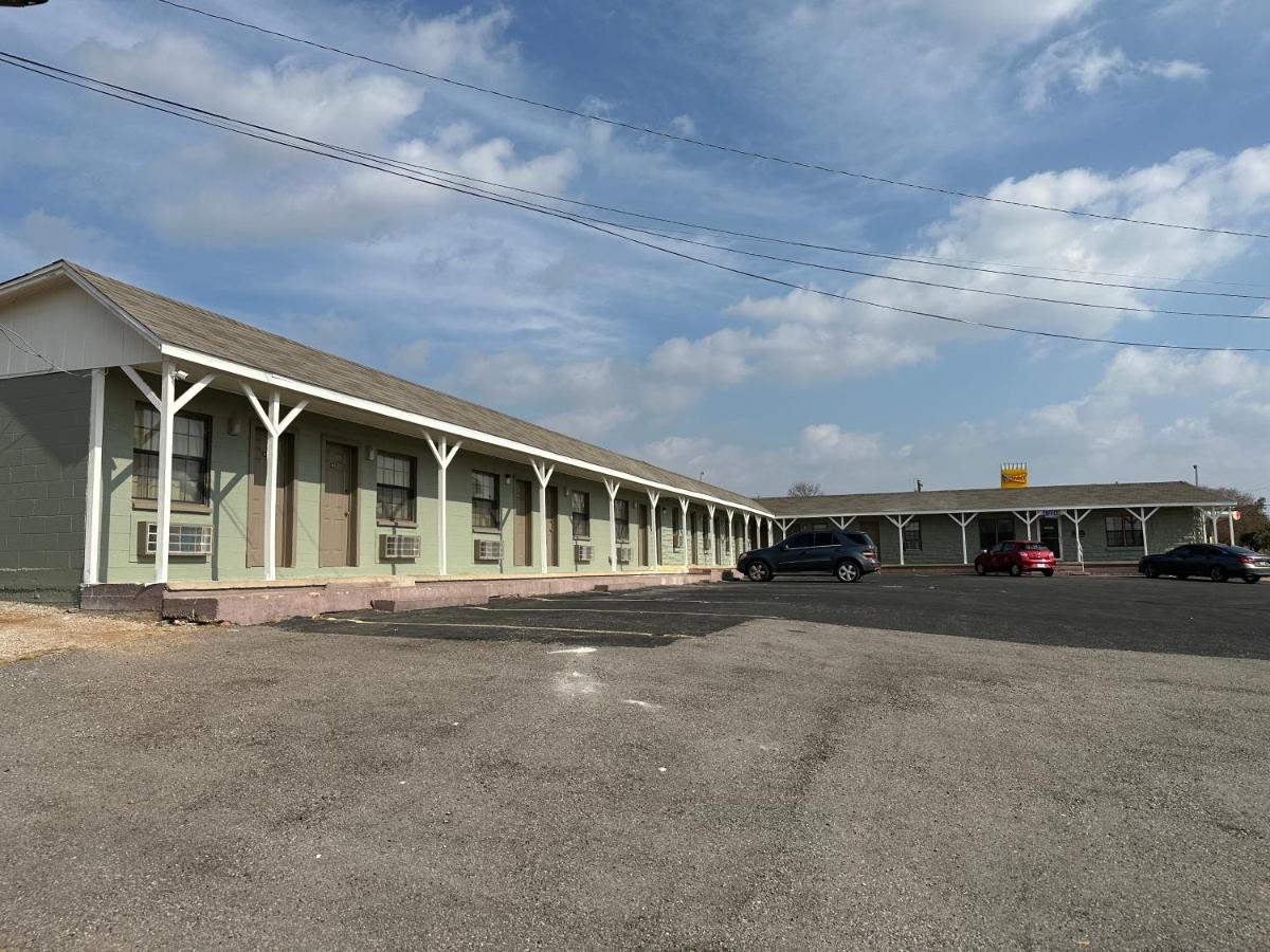 Llano Motel — photo 13