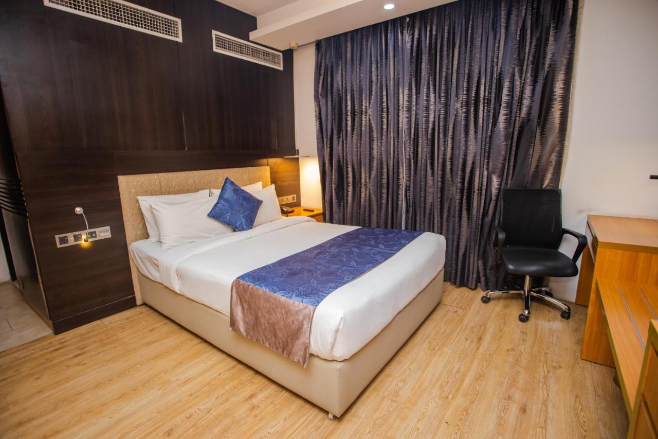 Days Hotel Dhaka photo