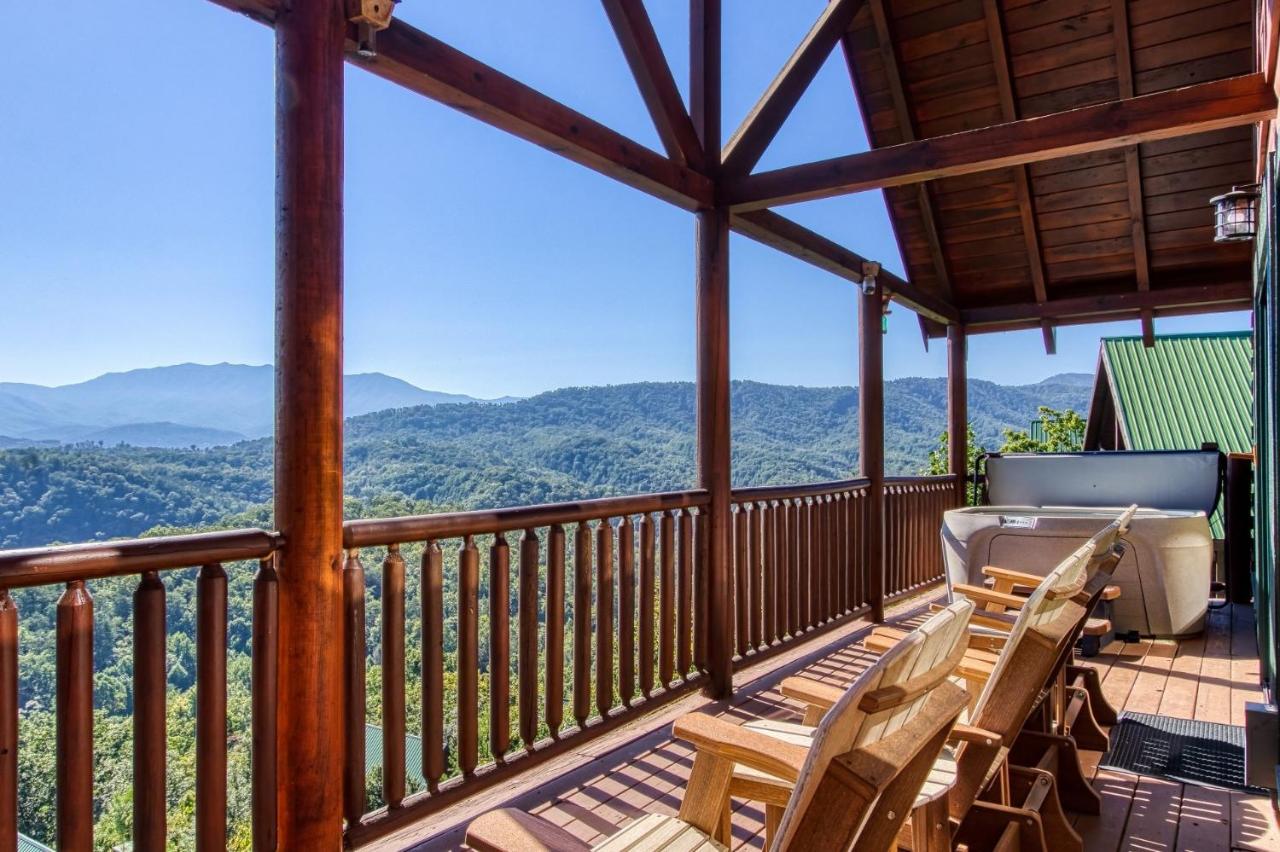 Majestic Mountainview Cabin — photo 11