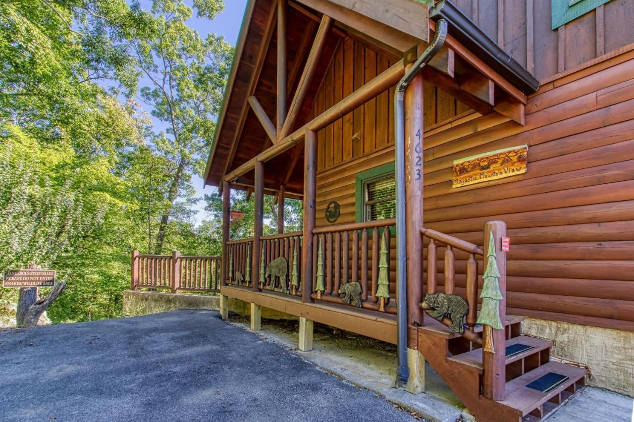 Majestic Mountainview Cabin — photo 13