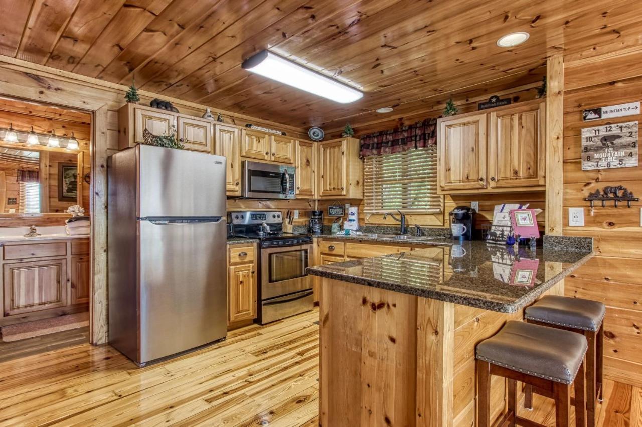 Majestic Mountainview Cabin — photo 21