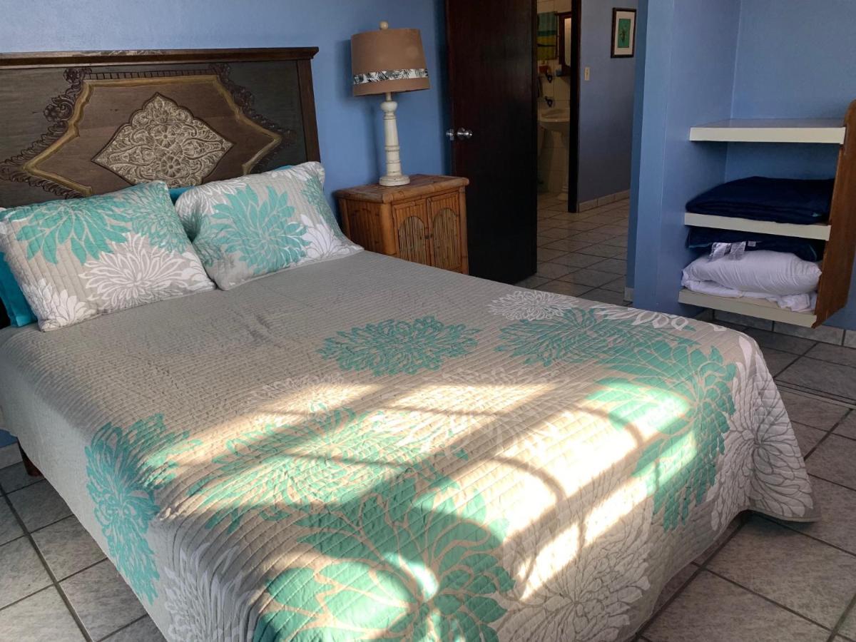 Esperanza Inn Guesthouse - 5