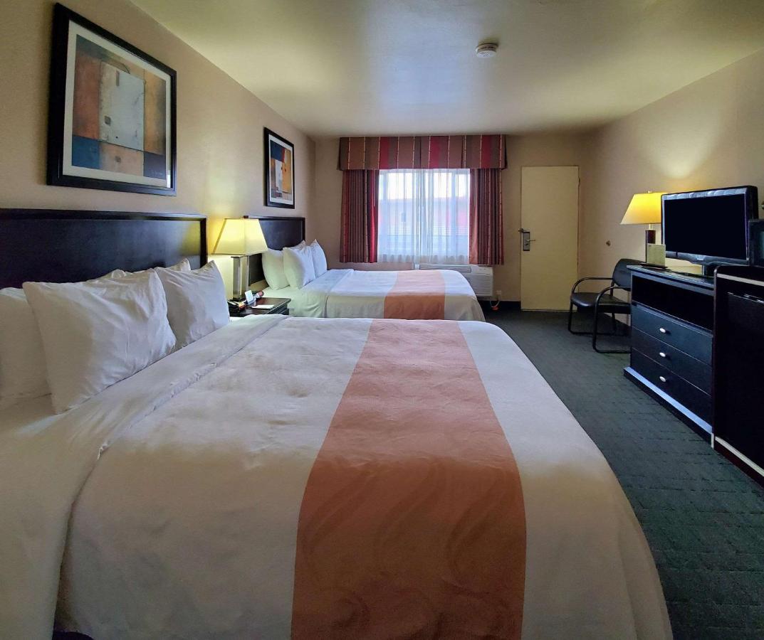Shadow Park Inn & Suites — photo 15