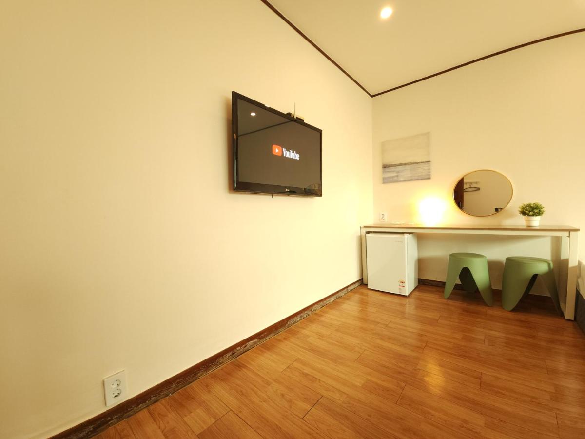 OYO Hostel Myeongdong 5 - 2